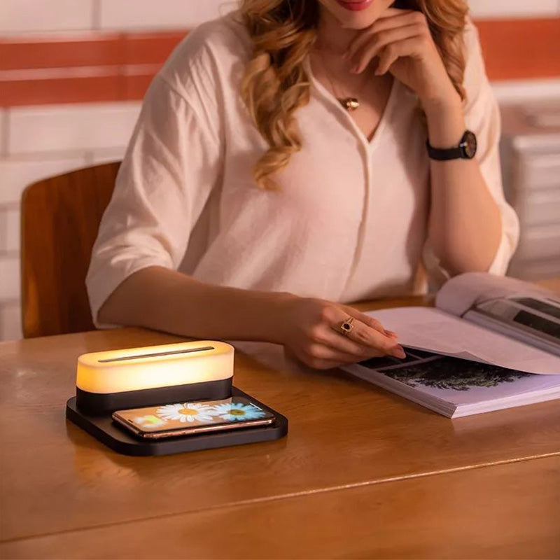 Fast charging desktop multifunctional wireless charger